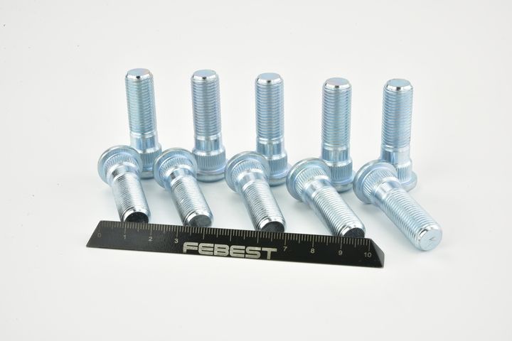 Wheel stud